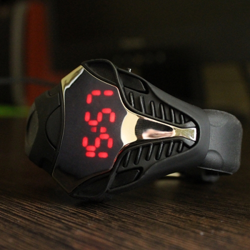 NEZEMELJSKA LED URA ALIEN